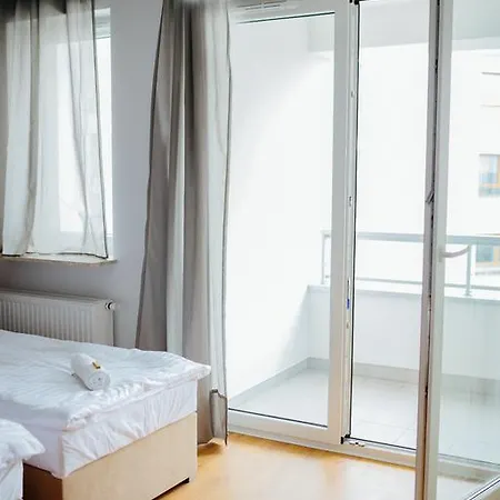 Comfortable Studio Near Slodowiec Metro Lula 公寓
